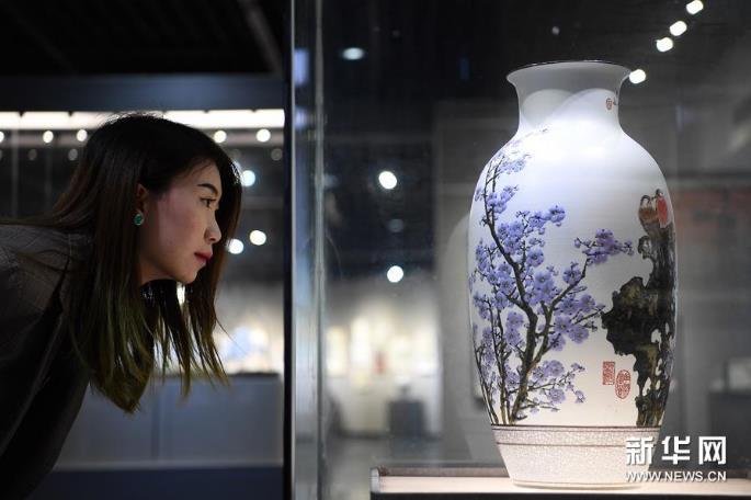 �����쾰����ԭ���մ�������Ʒչ��Ļ