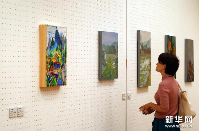 �ִ��й�����չ�����ձ�����