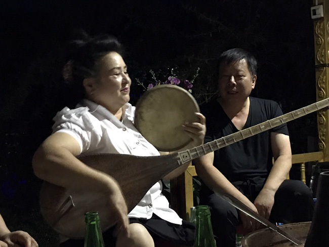 热沙来提在演唱