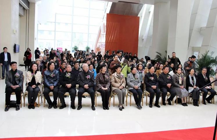 ��ʱ�����ʡ��׽��й�Ů��������Ʒչ�ھ�¡�ؿ�Ļ