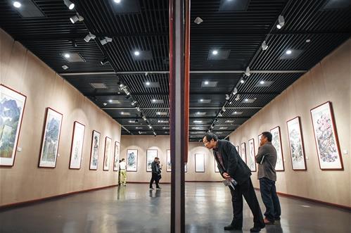 �˹���С��������й��黭��������չ������Ļ