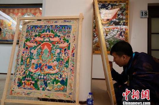 ѩ���ࡤ�������� �ຣ�ƿ��滭������Ʒչ��Ļ