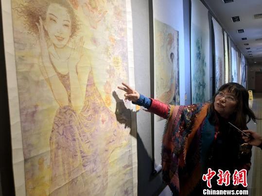 “惠风·穗台澳女画家作品展”首展在广州开幕