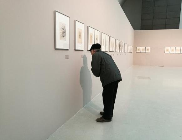 ����������д��Ҷǳ������о�չϵ�С��ھ��ٰ�