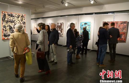 �ļ�--���Ͼ�����־˫����Ʒչ����¹�����