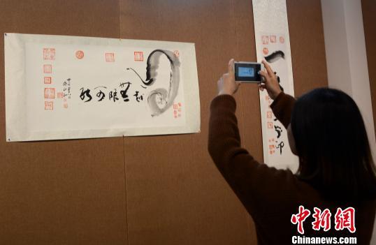 ��Ͽ�����黭������Ʒ��������չ��