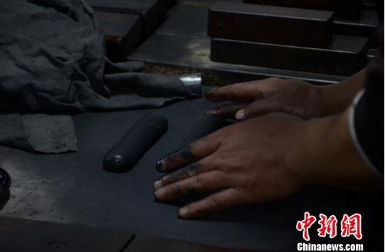 探访徽墨制作技艺:千年墨香盼传承