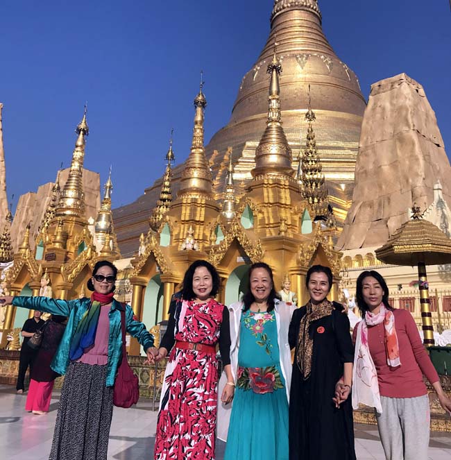 ��۴����