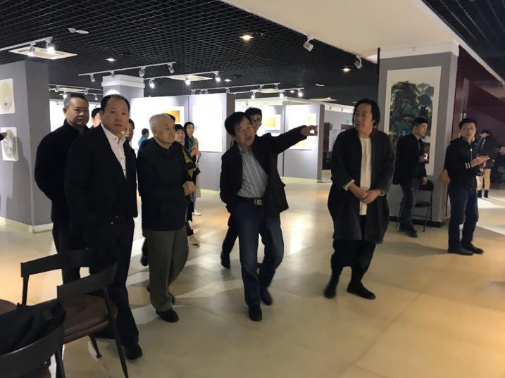 ������Ǭ��.�������ݡ��¶�������־�黭չ��Ļ