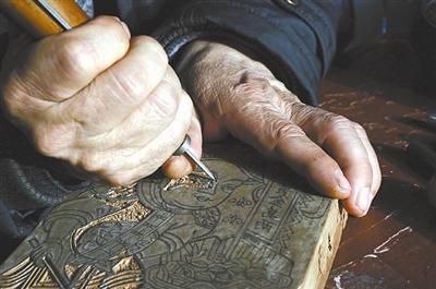 ���Ŵ������κ��֣���һ���ӣ��ͻ����ľ���껭