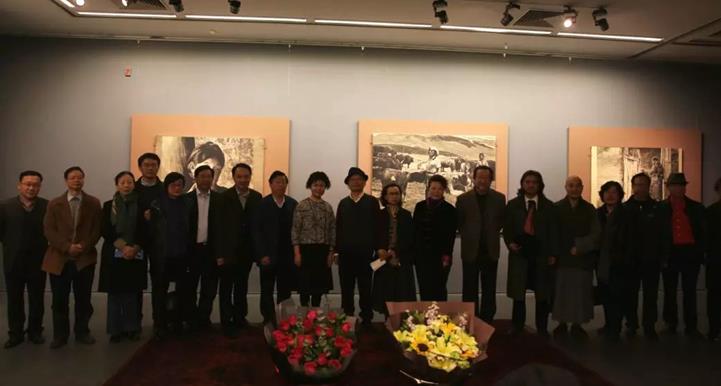 ���Ķ��С��������滭����չ�ھ���Ļ