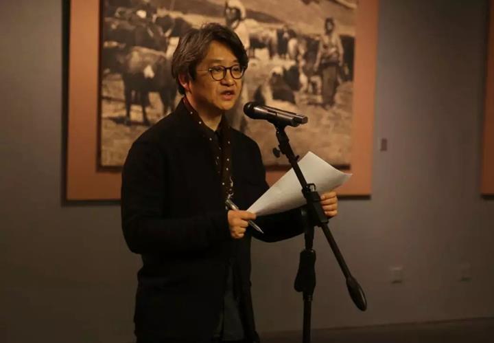 ���Ķ��С��������滭����չ�ھ���Ļ