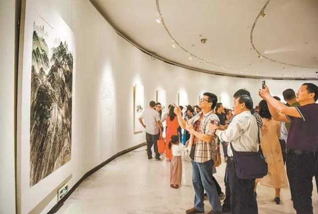 �����´�ġ�������ɽˮ��չ��Ļ