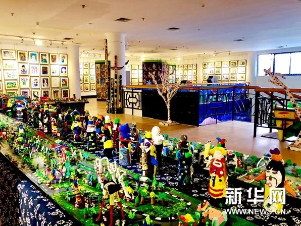 ������ɽ��ʡ�ٶ��黭����˫��չ��Ϋ��չ��