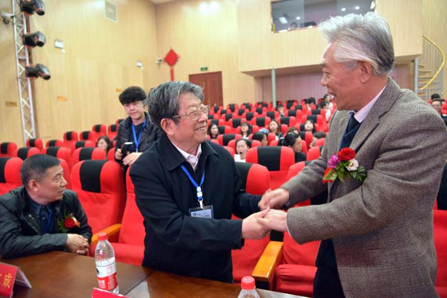 于志学与老朋友董志敏在运城相见分外高兴