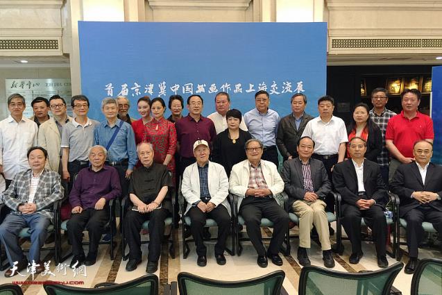 �׽쾩���й��黭��Ʒ����չ�Ϻ���Ļ