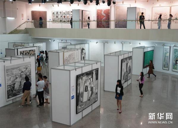 ��������ѧԺ�ٰ�2018˶ʿ�о�����ҵ��Ʒչ