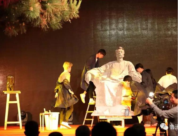 �����ɾ����롪��2018³Ѹ����ѧԺ��ҵ����80���껪������