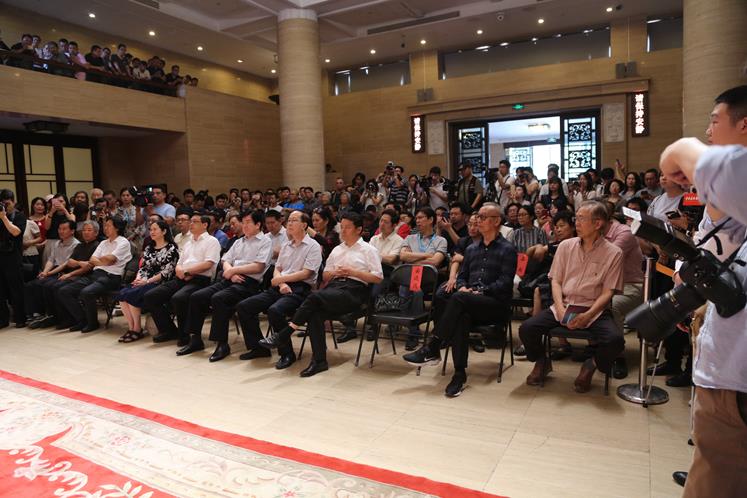 ��������ȫ������������Ʒչ�����ھ���Ļ