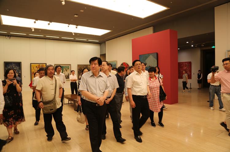 ��������ȫ������������Ʒչ�����ھ���Ļ