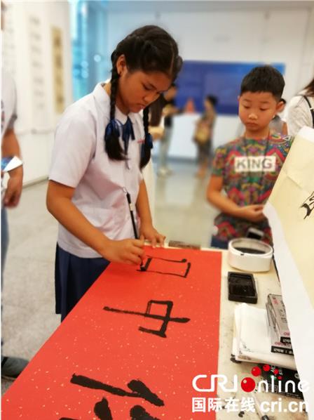 �����������黭��Ʒ����չ�����Ⱦ���