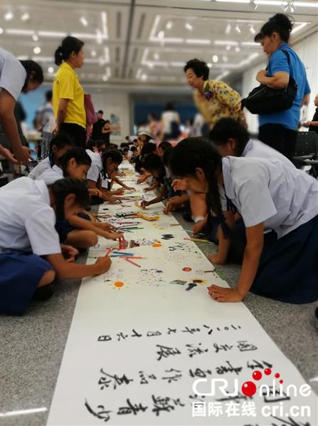 �����������黭��Ʒ����չ�����Ⱦ���