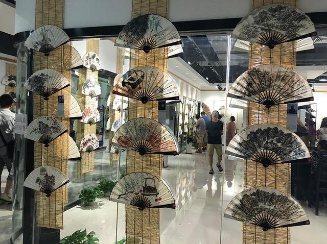 ���ط纲�ϡ� �����黭��Ʒ����չ