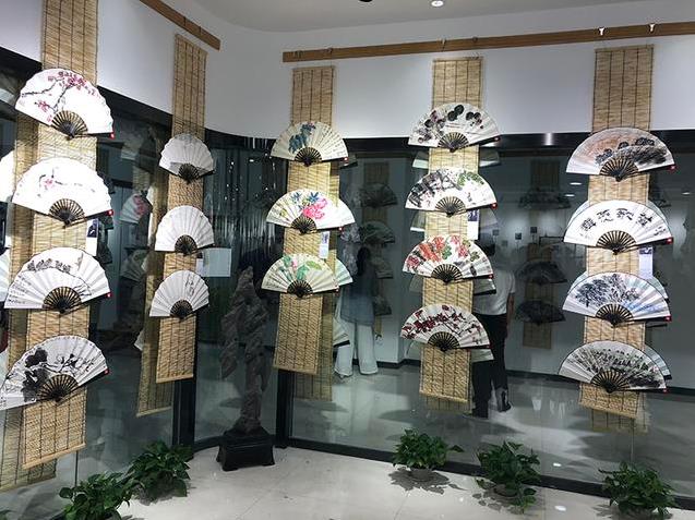 ���ط纲�ϡ� �����黭��Ʒ����չ