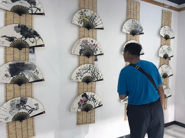 ���ط纲�ϡ� �����黭��Ʒ����չ