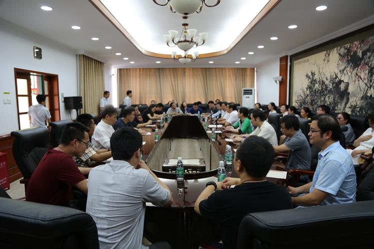 中美协举办“不忘初心,重温入党志愿书”主题党日活动