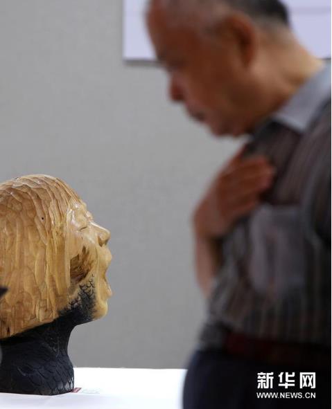 �����챱����ѧ����Ʒչʾ�ῪĻ