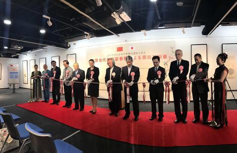 �й��������һ������黭����չ���ձ�������Ļ