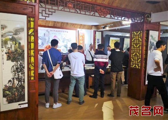 ïտ���ؿ�����Ժ��չӭ�´��黭����չ