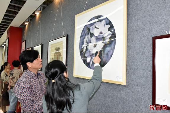 ï�����黭�����о���ٰ��Ա��Ʒӭ��չ