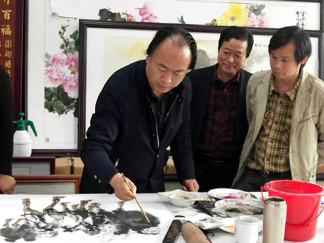 ��ף�ĸ￪��40������̨������������Ʒչ