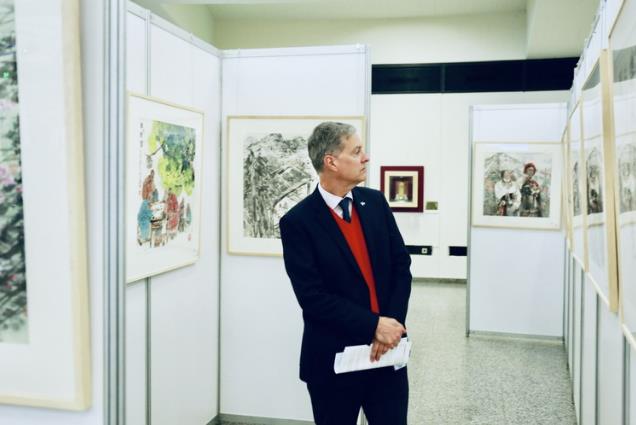 荣宝斋当代中国书名家书画展亮相维也纳