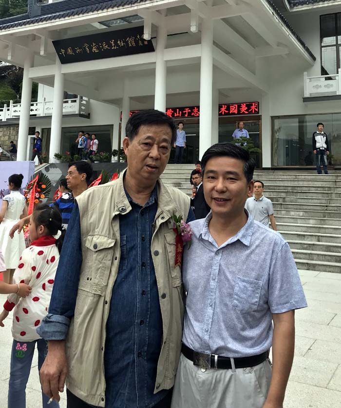 网站总编刘东方和邓子芳先生合影