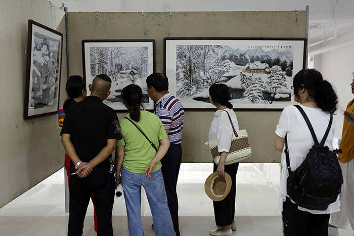 吴鸿鹏冰雪画培训成果展亮相中国冰雪画派美术馆