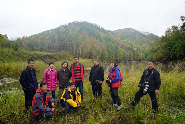 于志学率弟子在漠河写生 刘建萍摄DSC07237 (8).JPG 于志学率弟子在漠河写生 刘建萍摄DSC07237 (8).JPG