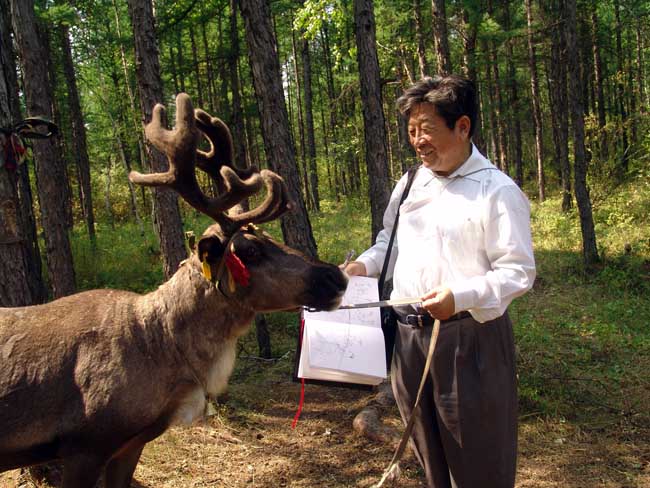 2007年于志学在敖鲁古雅 卢平摄DSC00990.JPG 2007年于志学在敖鲁古雅 卢平摄DSC00990.JPG