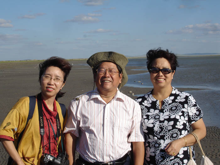2007年于志学等在内蒙古达莱湖考察 荣宏君摄 DSC01858.JPG 2007年于志学等在内蒙古达莱湖考察 荣宏君摄 DSC01858.JPG