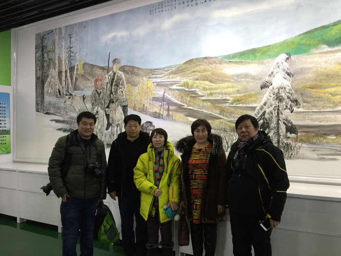 冰雪画派与得可、赵四新在根河汗马生态文化馆开馆仪式上 杨琨摄 IMG_4738.JPG 冰雪画派与得可、赵四新在根河汗马生态文化馆开馆仪式上 杨琨摄 IMG_4738.JPG