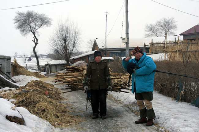 7-在雾凇岛和老乡交谈MG_0155.jpg 7-在雾凇岛和老乡交谈MG_0155.jpg