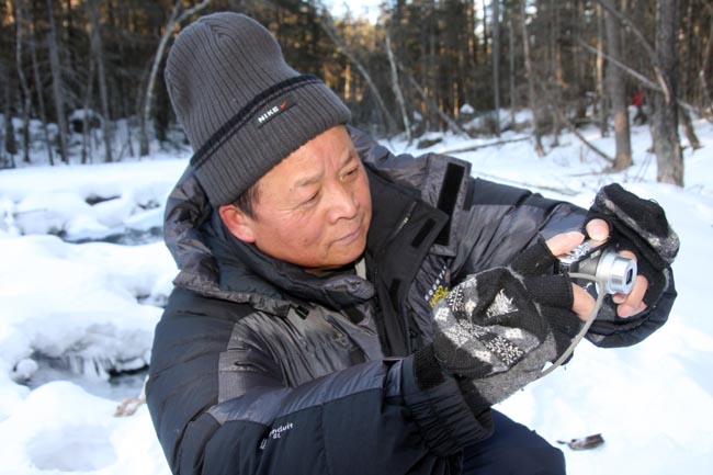 2-在长白山原始森林.jpg 2-在长白山原始森林.jpg