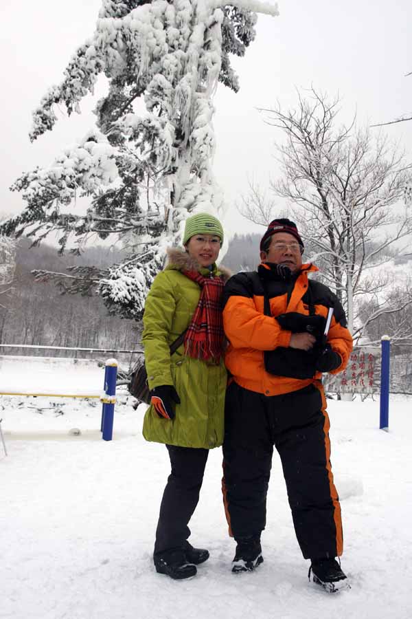 2-和导师于志学在亚布力写生IMG_2863.JPG 2-和导师于志学在亚布力写生IMG_2863.JPG