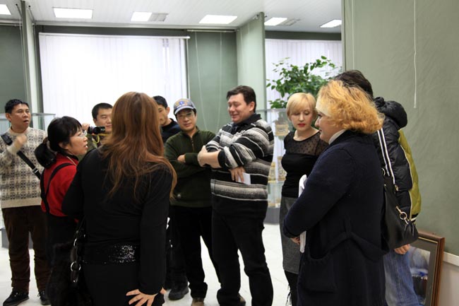 卢平摄 第四天哈巴布展1206IMG_0555.JPG 卢平摄 第四天哈巴布展1206IMG_0555.JPG