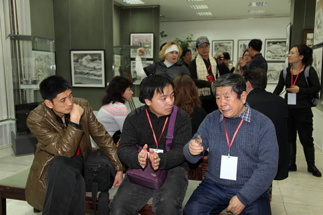 3-和导师于志学在俄罗斯画展上1207IMG_0197.JPG 3-和导师于志学在俄罗斯画展上1207IMG_0197.JPG
