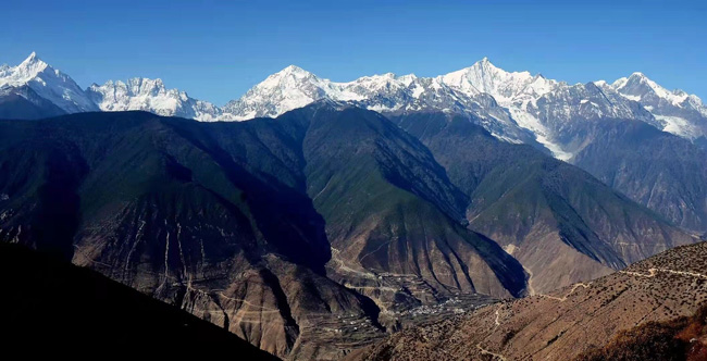 ⑩梅里雪山全景 QQ图片20220105155757.jpg ⑩梅里雪山全景 QQ图片20220105155757.jpg