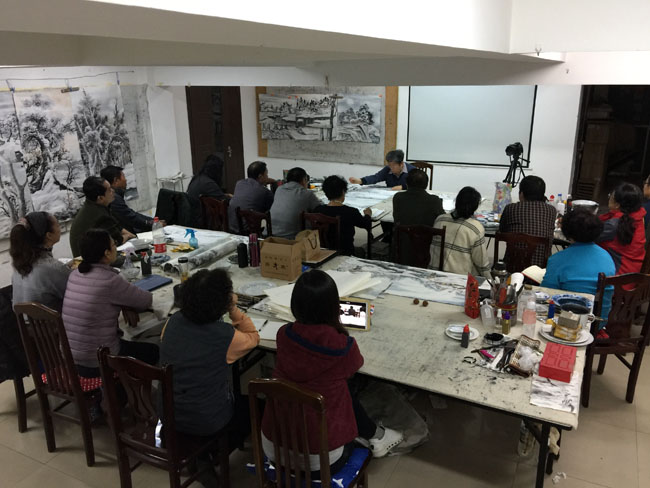 2017年导师于志学为冰雪画十一期培训班学员讲课IMG_4524.JPG 2017年导师于志学为冰雪画十一期培训班学员讲课IMG_4524.JPG
