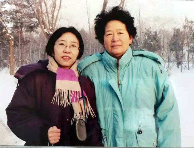 2006年作者与冰雪画会卢平秘书长在哈尔滨太阳岛合影2021_07_04_21_25_IMG_6047.JPG 2006年作者与冰雪画会卢平秘书长在哈尔滨太阳岛合影2021_07_04_21_25_IMG_6047.JPG